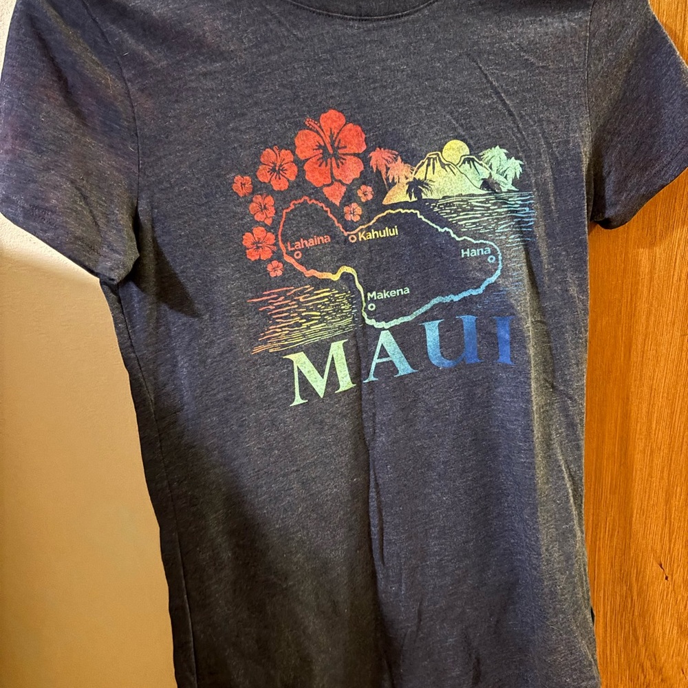 Women’s Free State Navy Maui Map Tee Size Medium NWOT